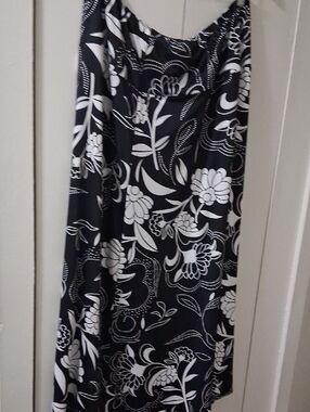 Black and White Floral Maxi Skirt 2X